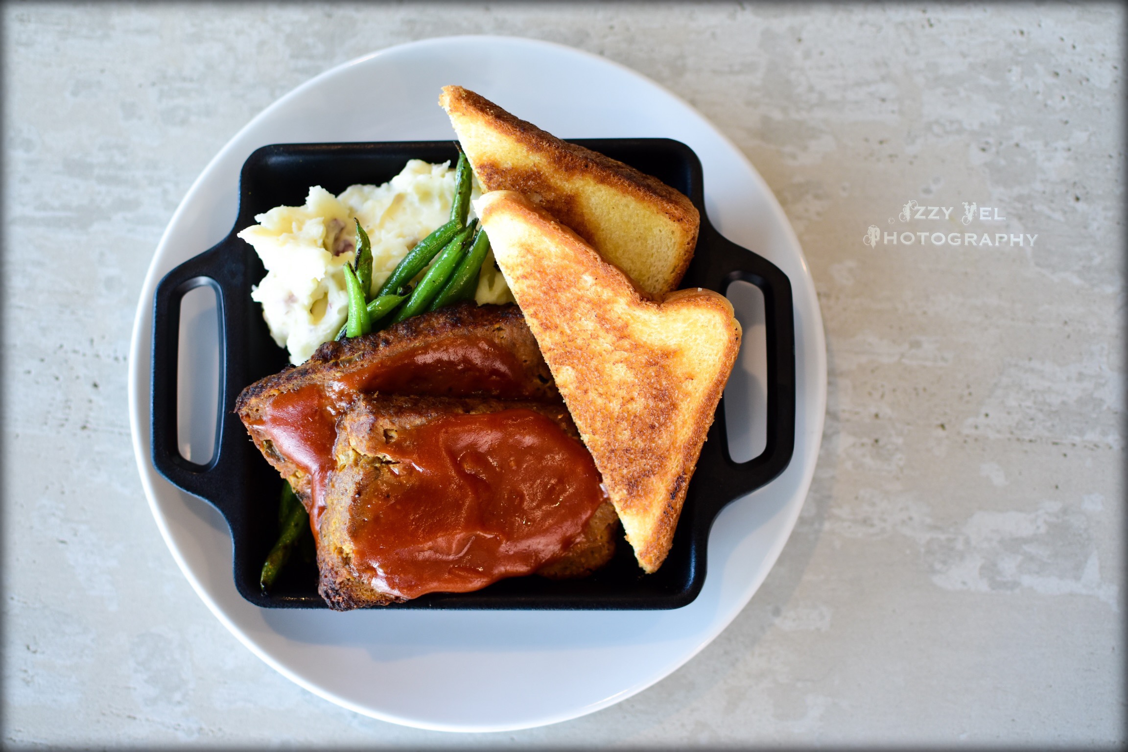 Embassy Suites - The 1887 Social House 