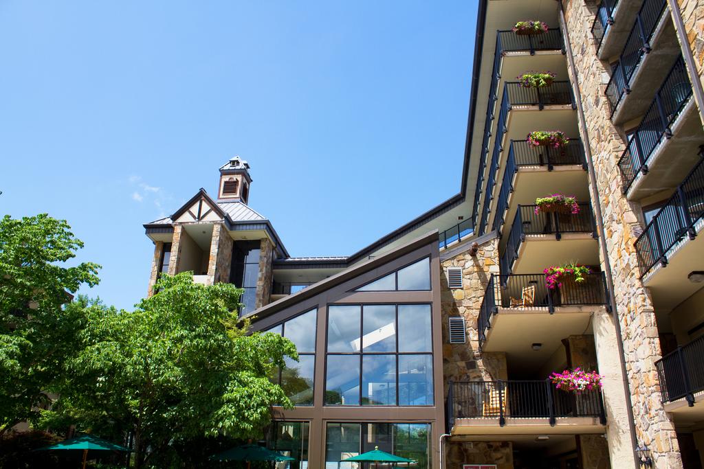 Gatlinburg, TN Vacation for Family of 4