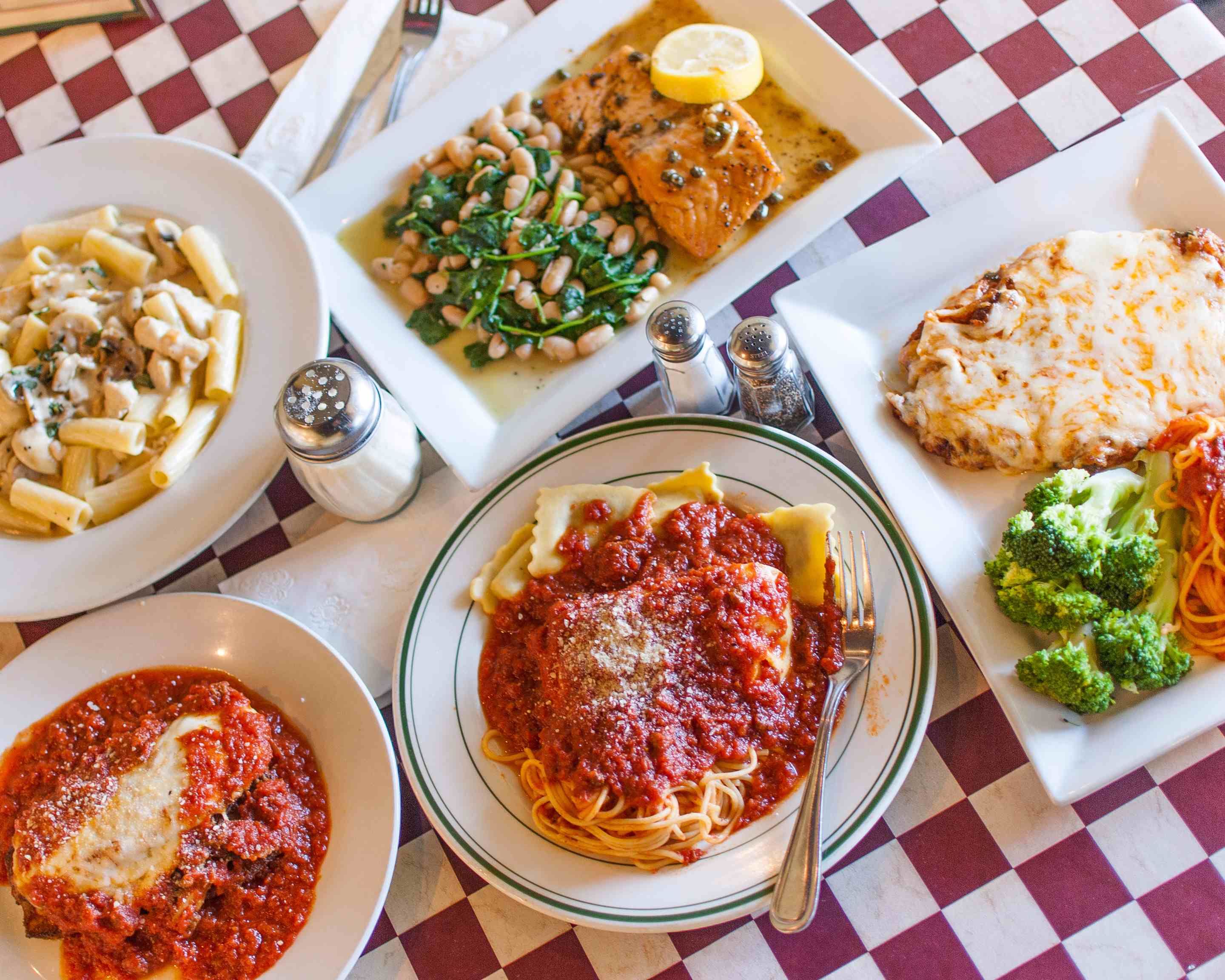 Mikes Pizzeria Lounge