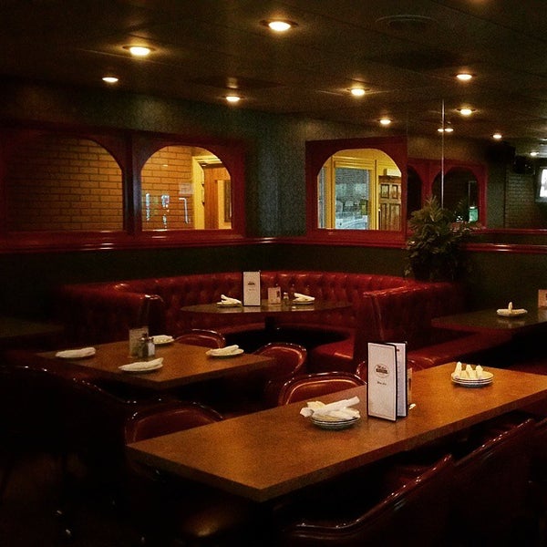 Mikes Pizzeria Lounge