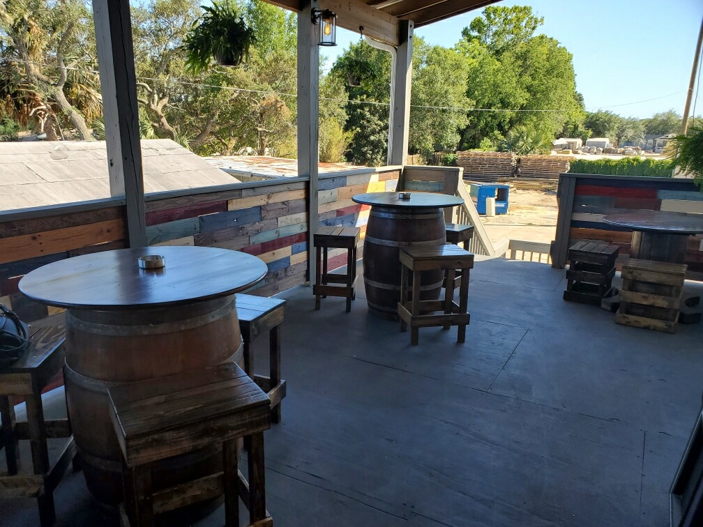 The Pallet Bar & Grill