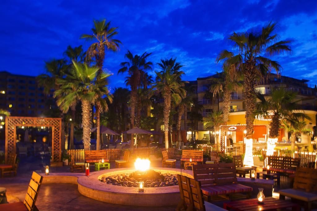 Cabo San Lucas - 5-STAR RESORT