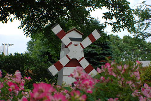 Two T's Family Entertainment Center