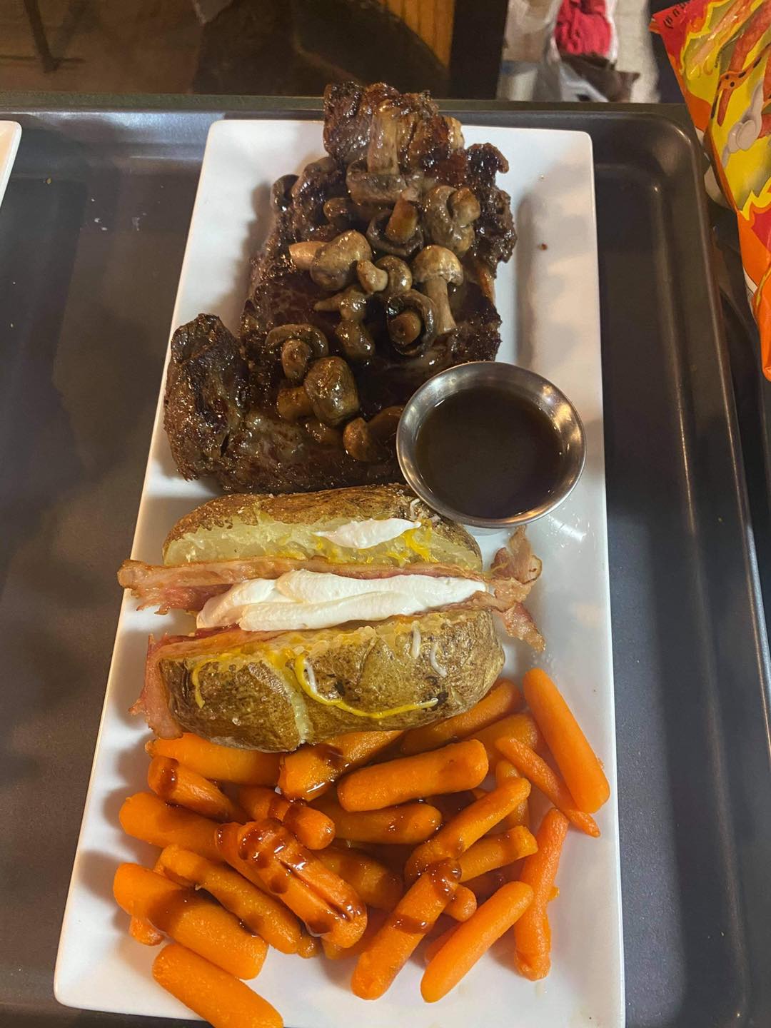 Daves Tavern and Grill