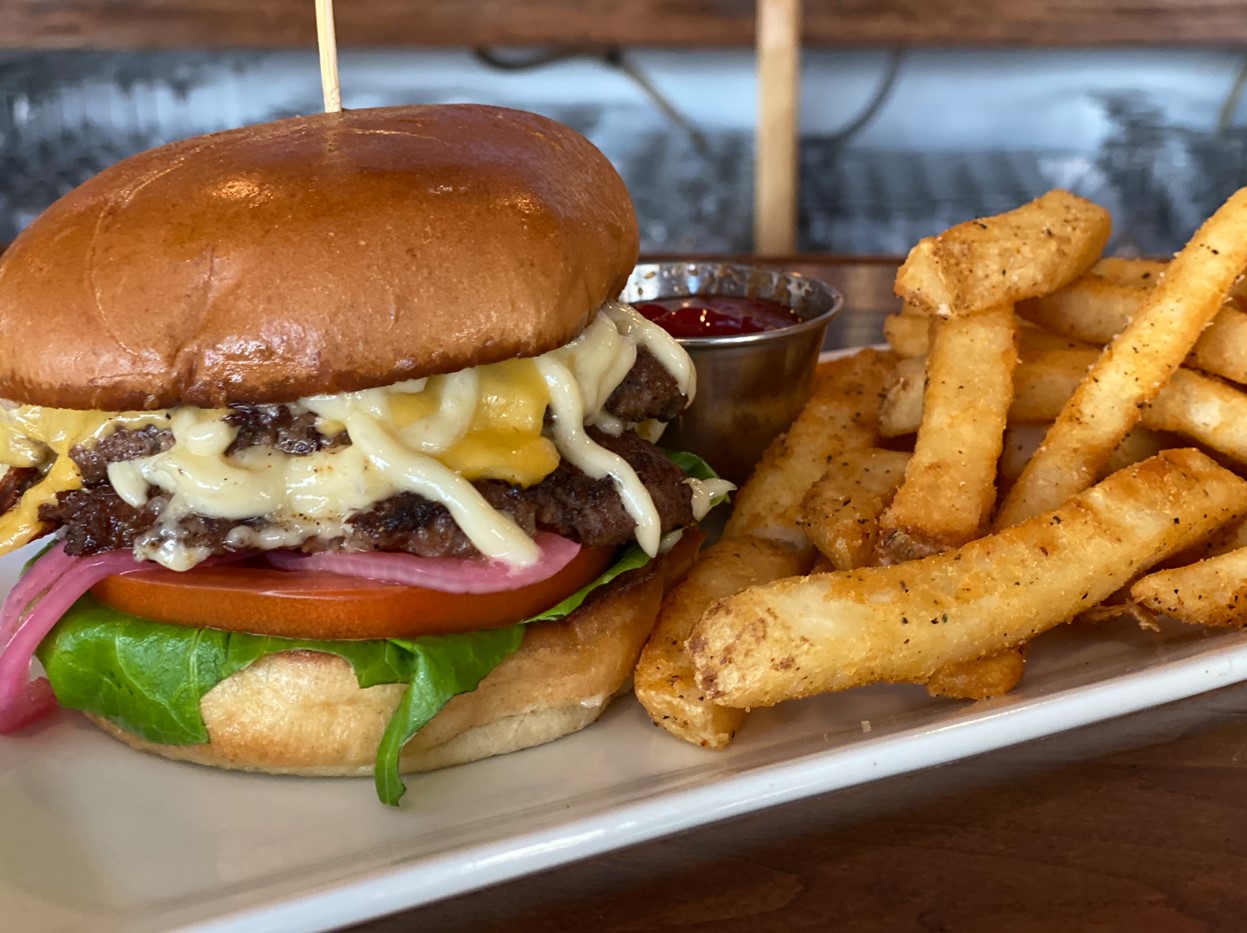 Gilligan's On The Green