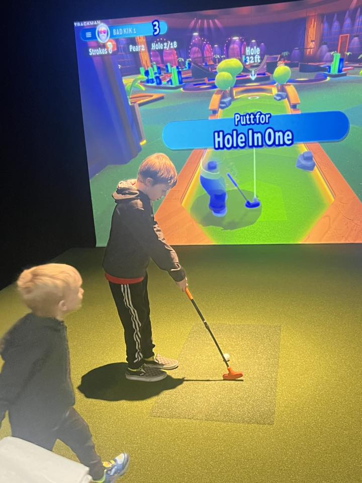 Dirty Birdie Golf and Restaurant