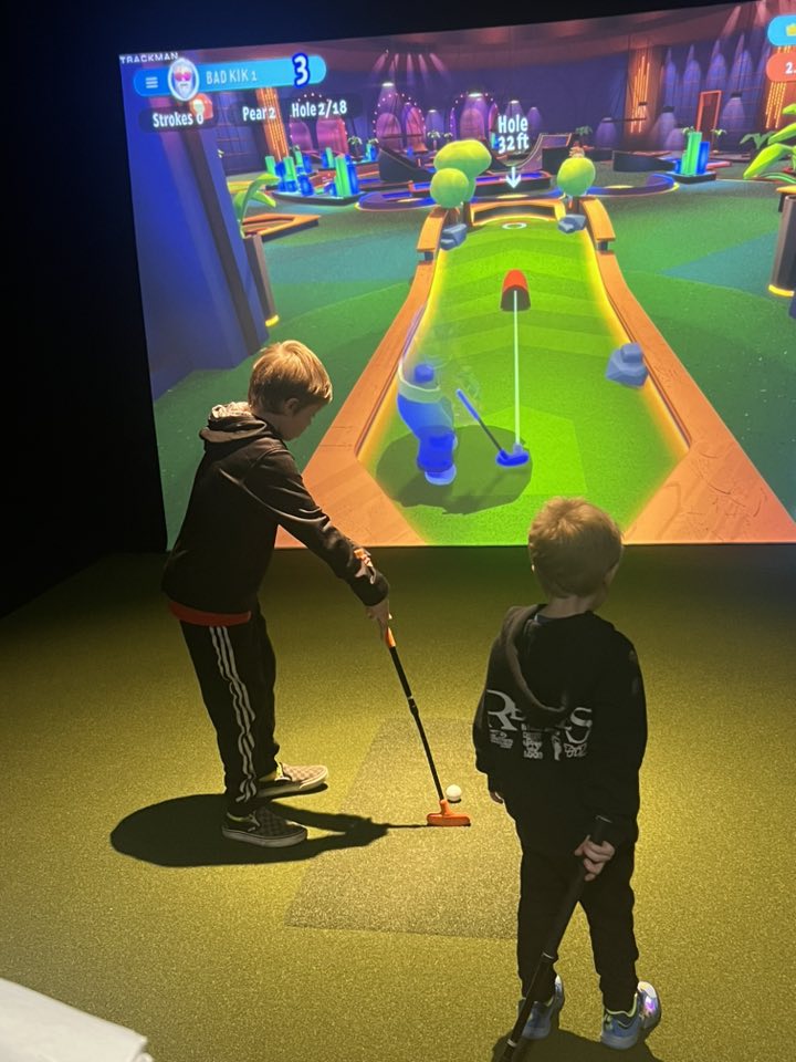 Dirty Birdie Golf and Restaurant