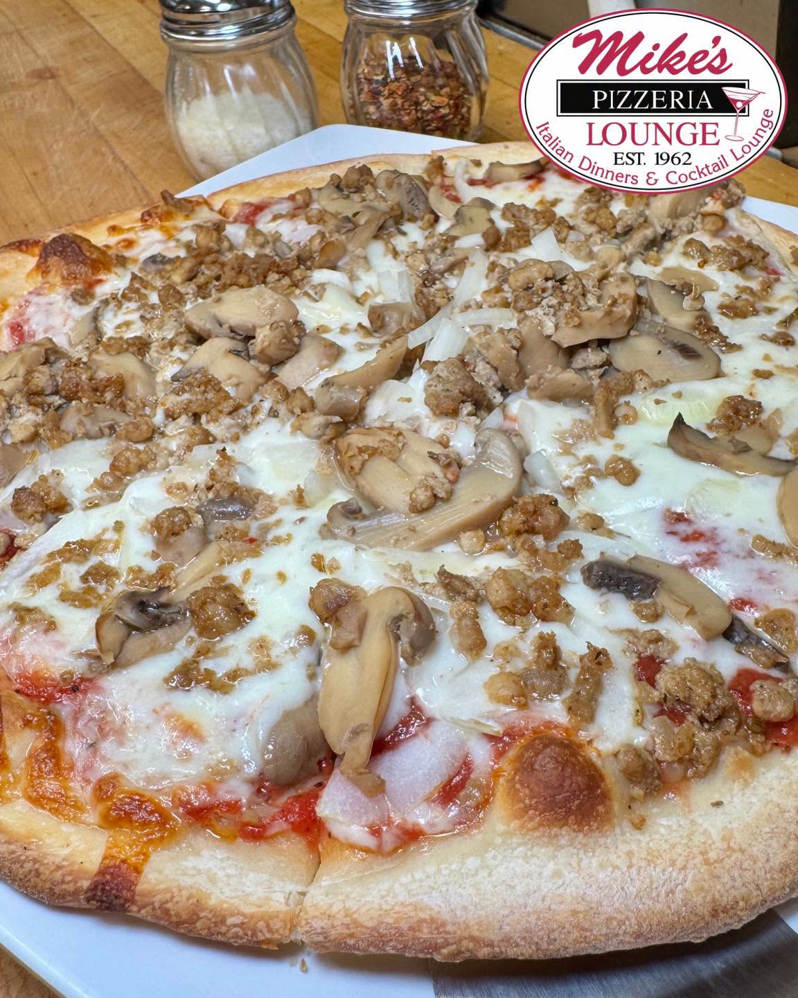Mike's Pizzeria Lounge