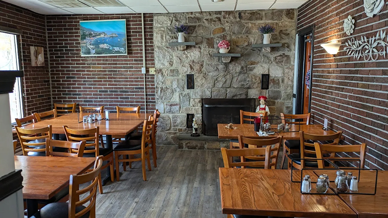 Martellucci's Pizzeria 